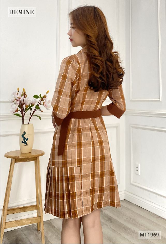 MT1969NAU - Đầm caro cổ vest đuôi cá
