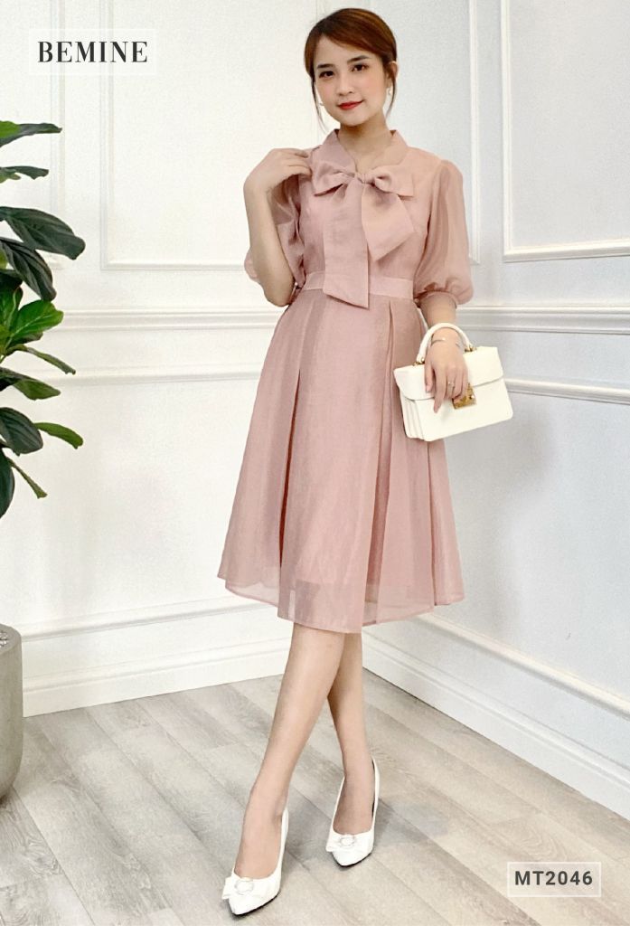 MT2046HONG - Đầm xòe xếp ly nơ cổ