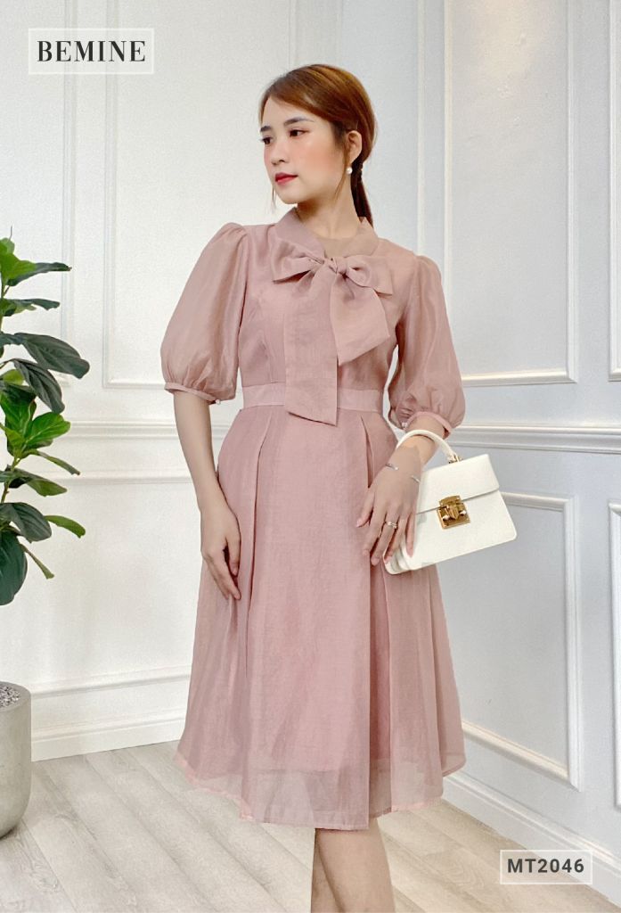 MT2046HONG - Đầm xòe xếp ly nơ cổ