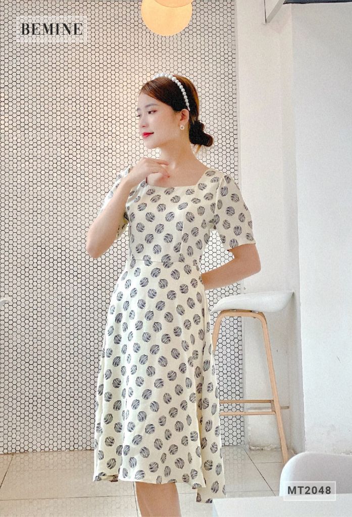 MT2048TRANG - Đầm cổ vuông chấm bi