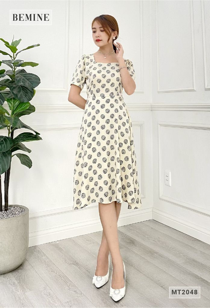 MT2048TRANG - Đầm cổ vuông chấm bi