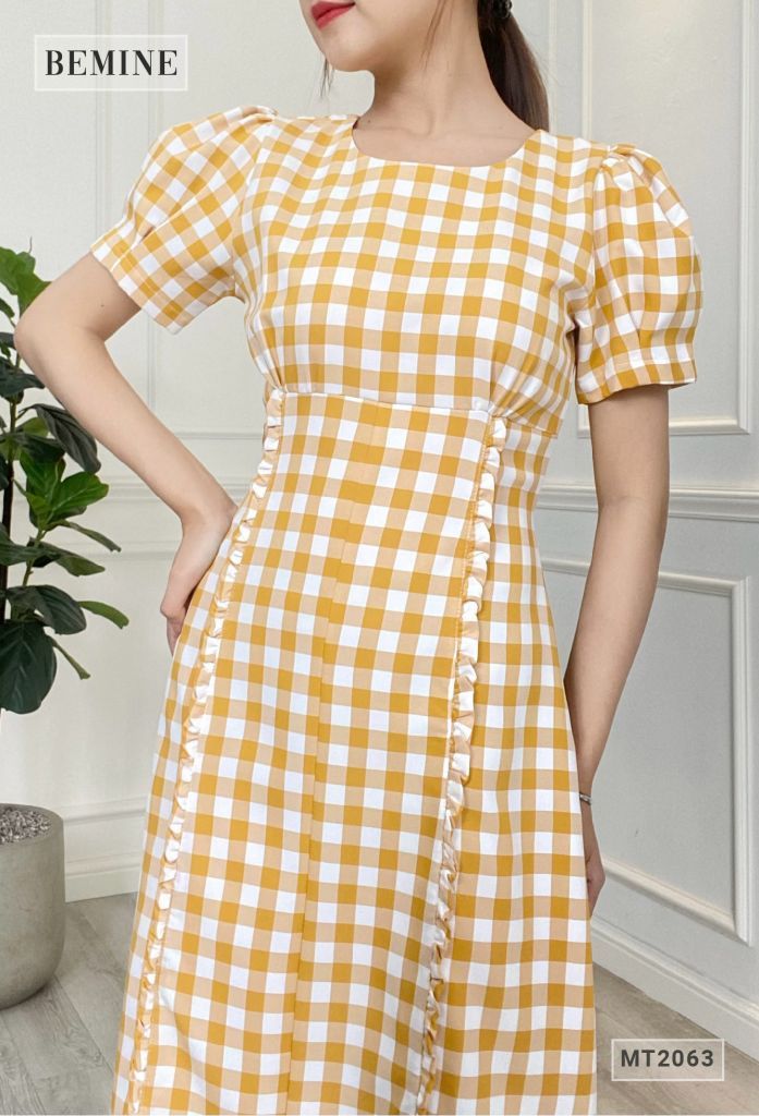 MT2063VANG - Đầm caro body xếp ly tùng váy