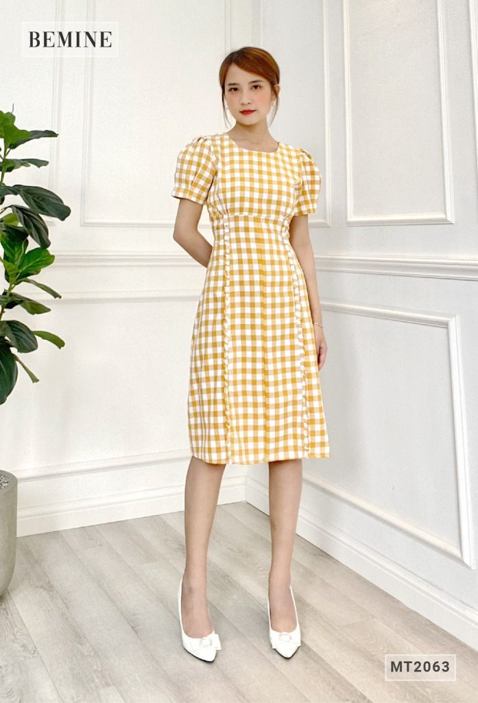 MT2063VANG - Đầm caro body xếp ly tùng váy