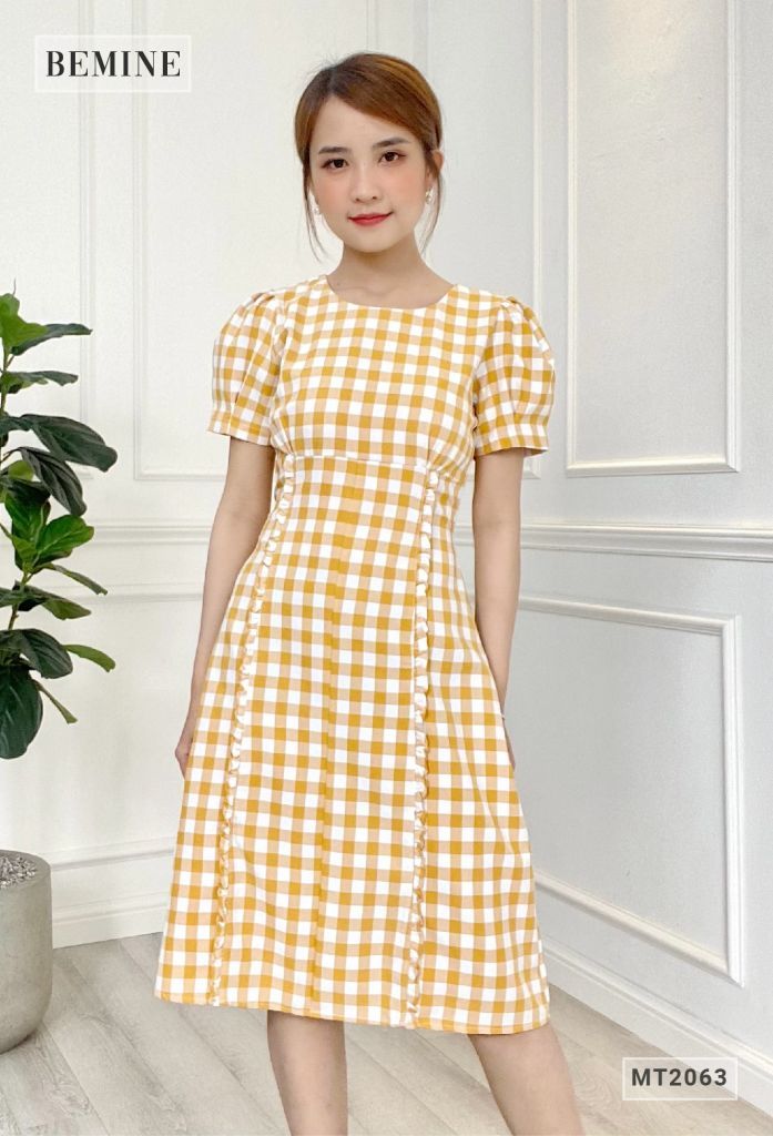 MT2063VANG - Đầm caro body xếp ly tùng váy