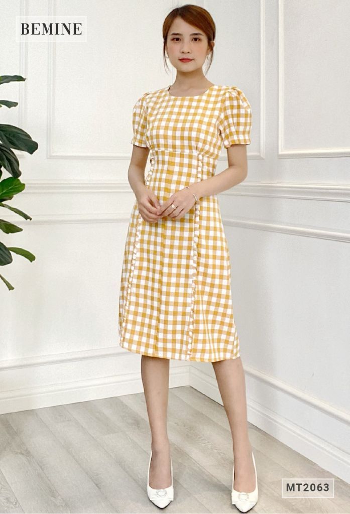 MT2063VANG - Đầm caro body xếp ly tùng váy