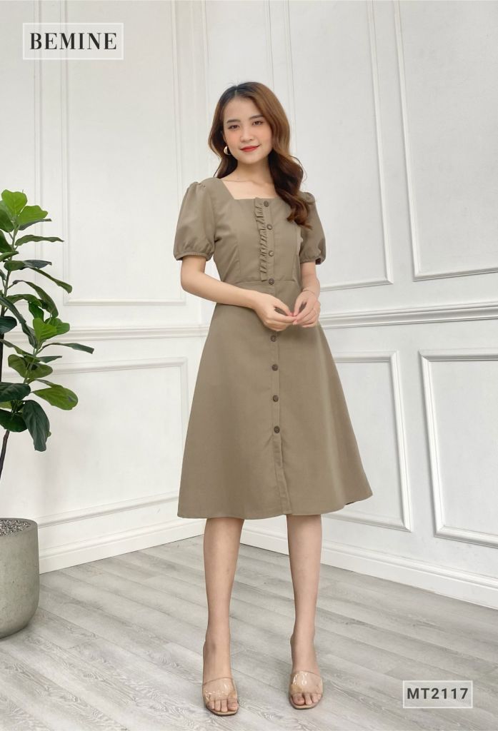MT2117NAU - Đầm suôn cổ vuông đính nút