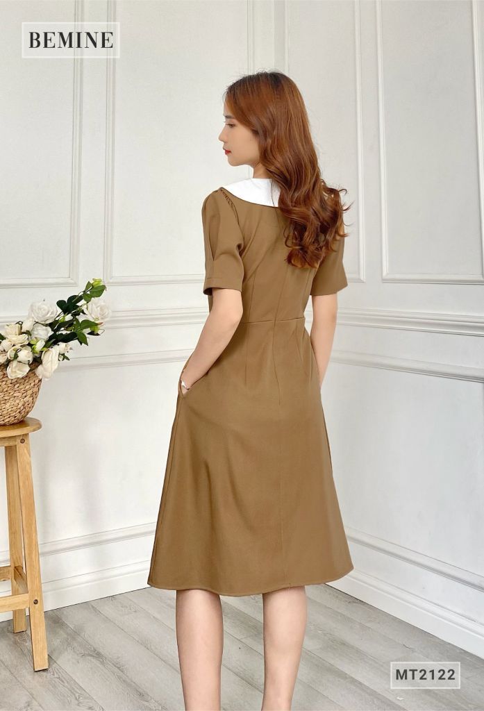 MT2122NAU - Đầm chữ A đính nút cổ phối