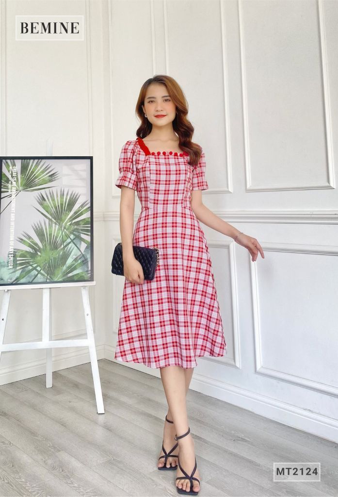 MT2124DO - Đầm xòe phối cổ vuông nút đính