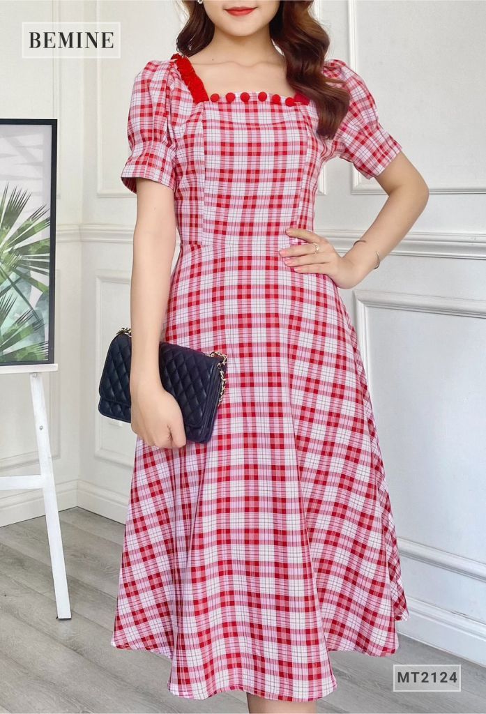 MT2124DO - Đầm xòe phối cổ vuông nút đính