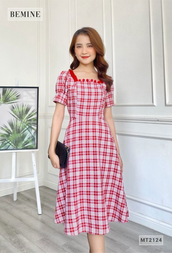 MT2124DO - Đầm xòe phối cổ vuông nút đính