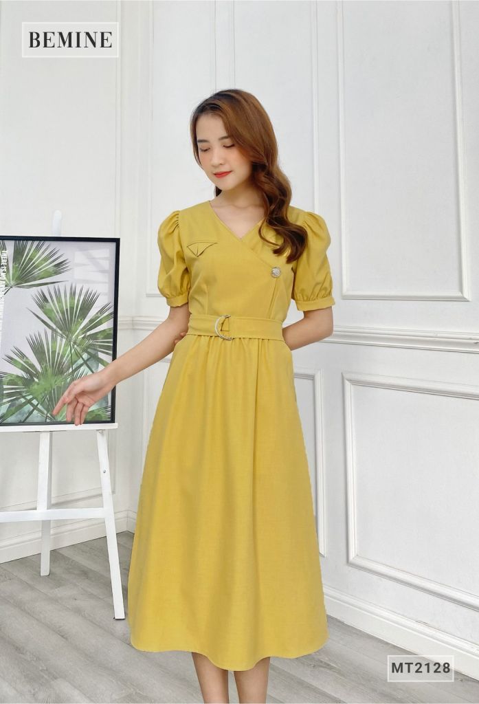 MT2128VANG - Đầm kiểu cổ chéo thắt đai eo