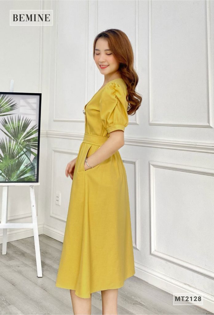 MT2128VANG - Đầm kiểu cổ chéo thắt đai eo