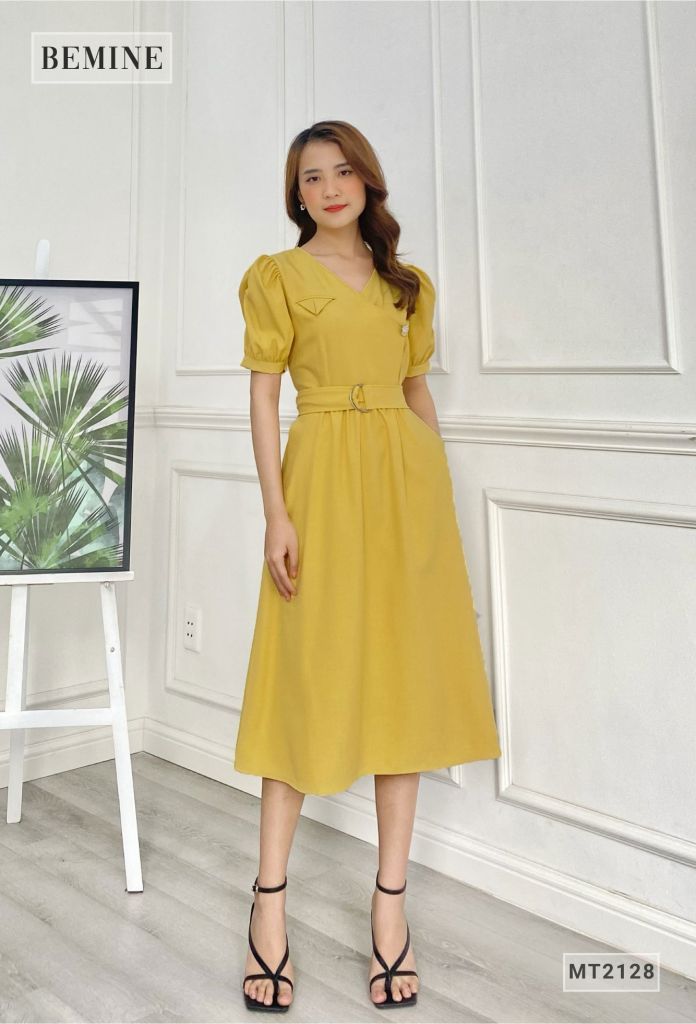 MT2128VANG - Đầm kiểu cổ chéo thắt đai eo
