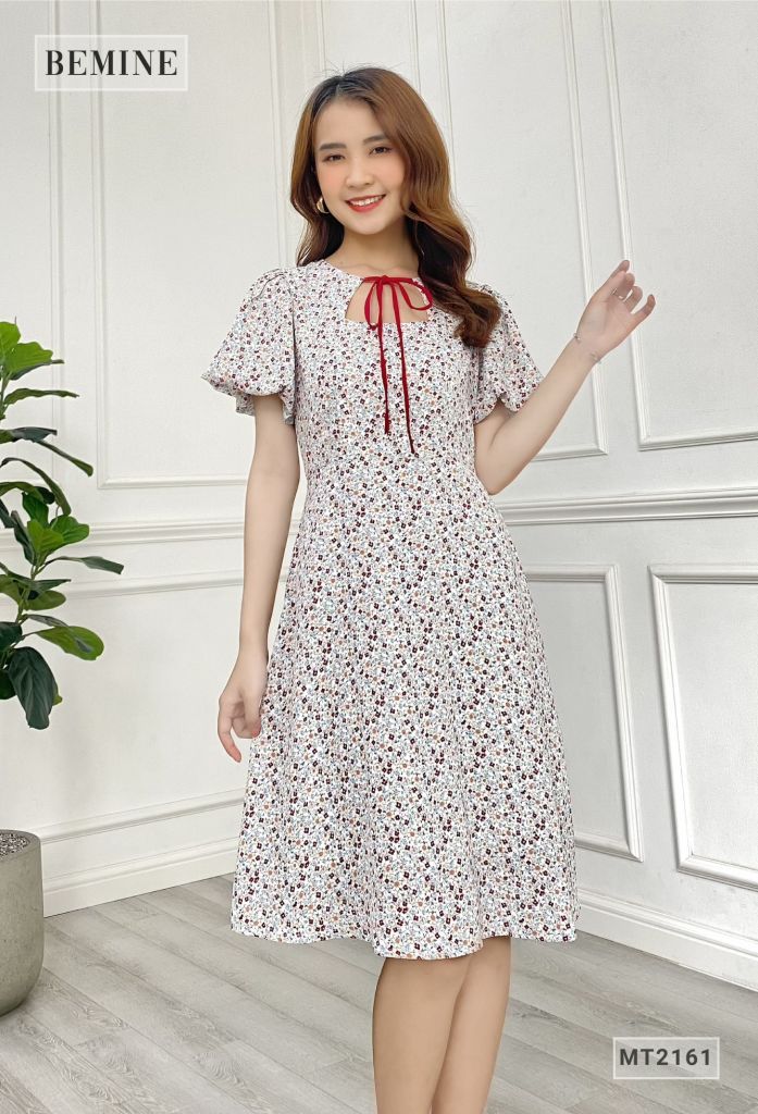 MT2161TRANG - Đầm nữ dáng xòe hoa nhí cổ nơ khoét ngực