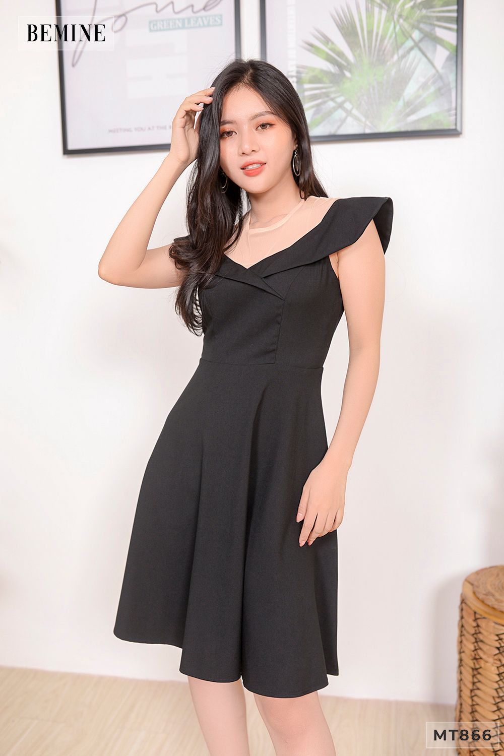 MT866DEN - Đầm đen cổ phối lưới