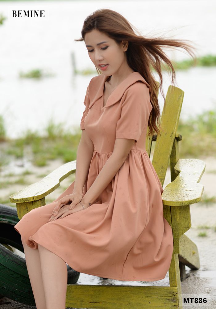MT886DA - Đầm hồng cổ sen nhúng eo cổ V