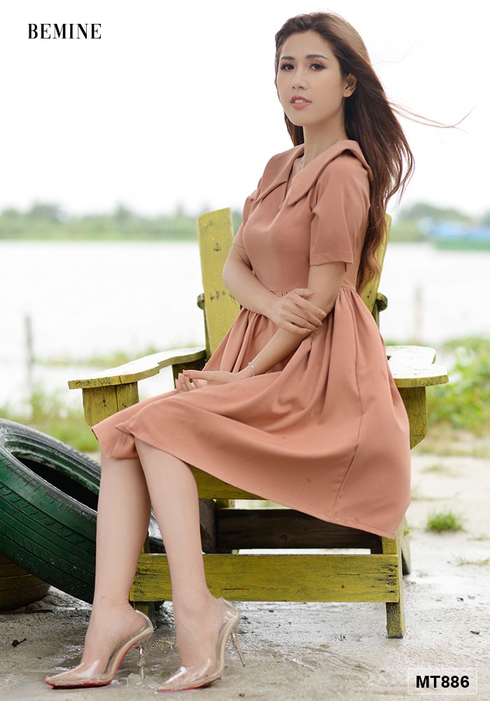 MT886DA - Đầm hồng cổ sen nhúng eo cổ V
