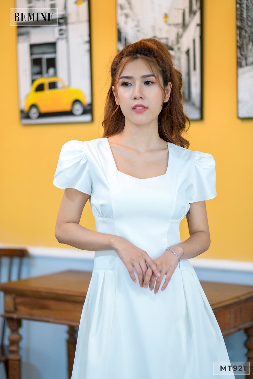 MT921TRANG - Đầm trắng 2 lớp xếp ly đáp eo
