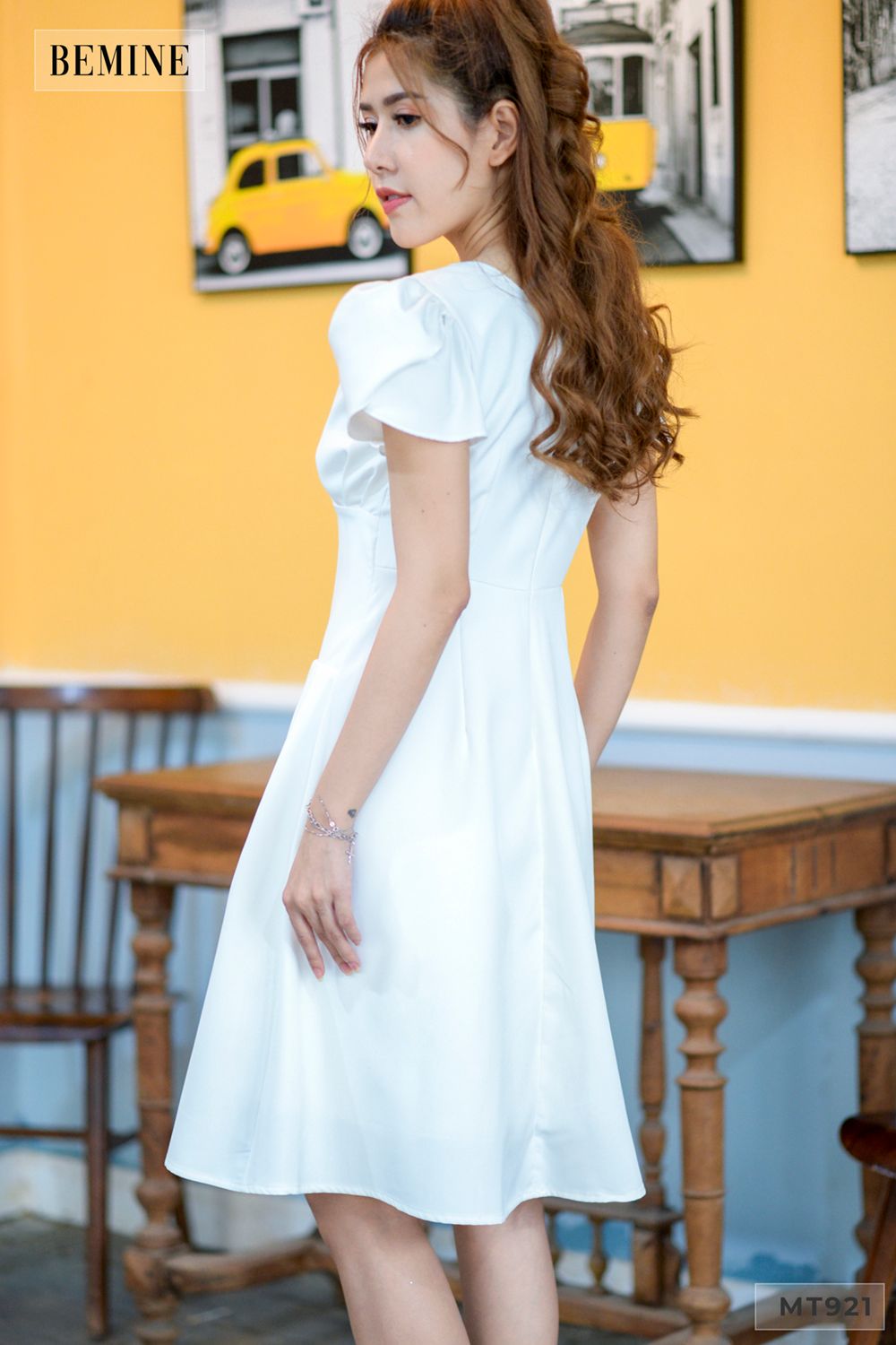 MT921TRANG - Đầm trắng 2 lớp xếp ly đáp eo