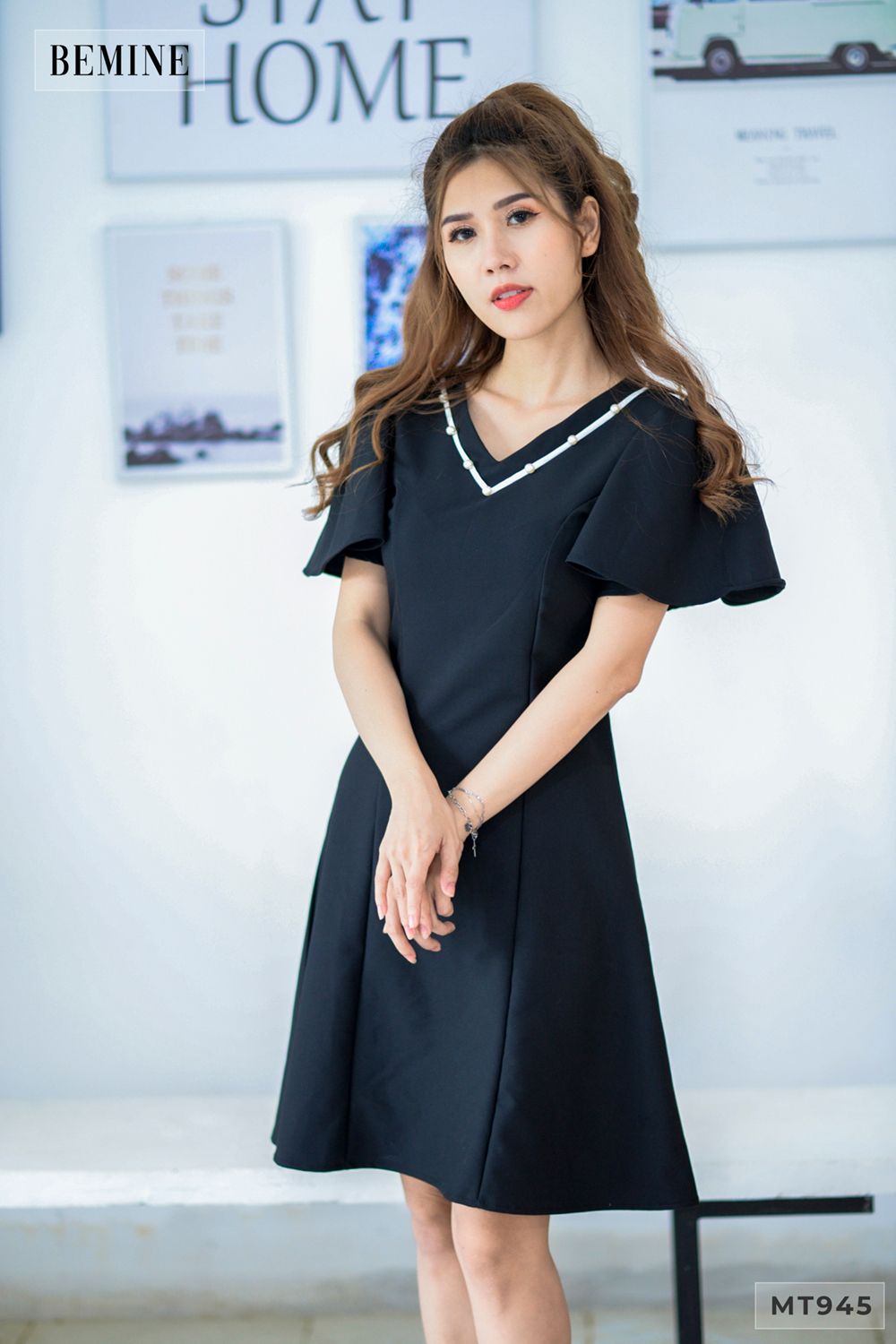 MT945DEN - Đầm cổ đính ngọc trai