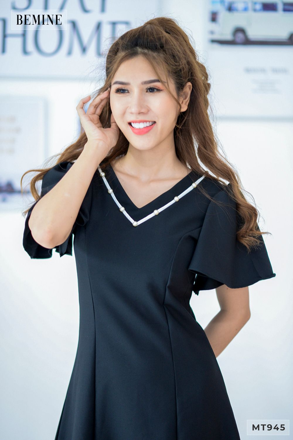 MT945DEN - Đầm cổ đính ngọc trai