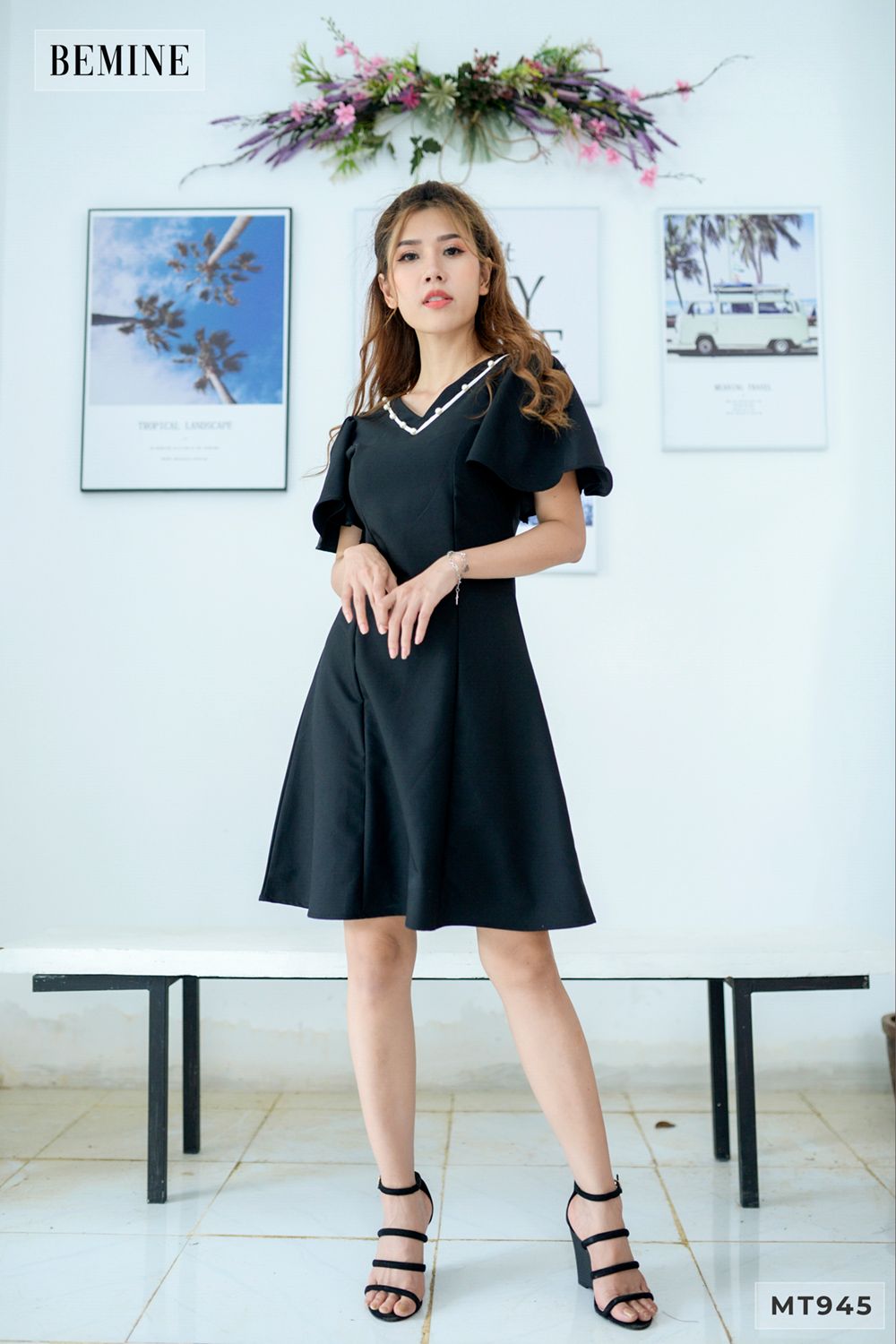 MT945DEN - Đầm cổ đính ngọc trai