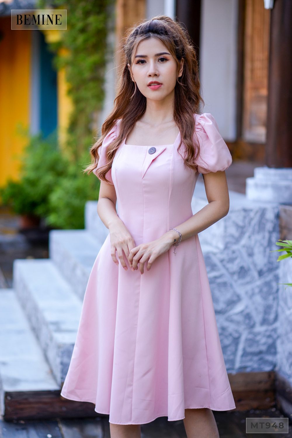 MT948HONG - Đầm tay bồng nút cổ