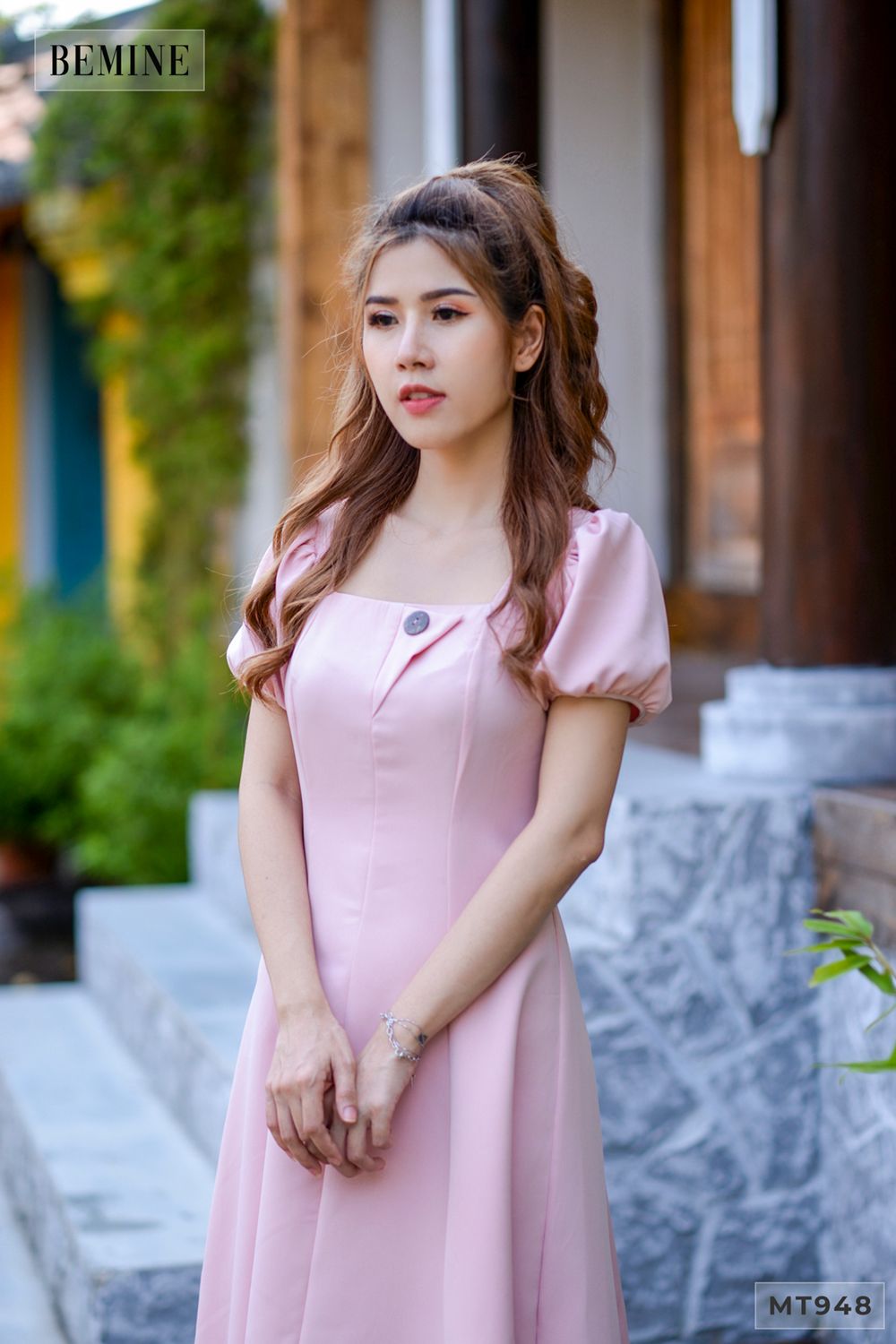 MT948HONG - Đầm tay bồng nút cổ