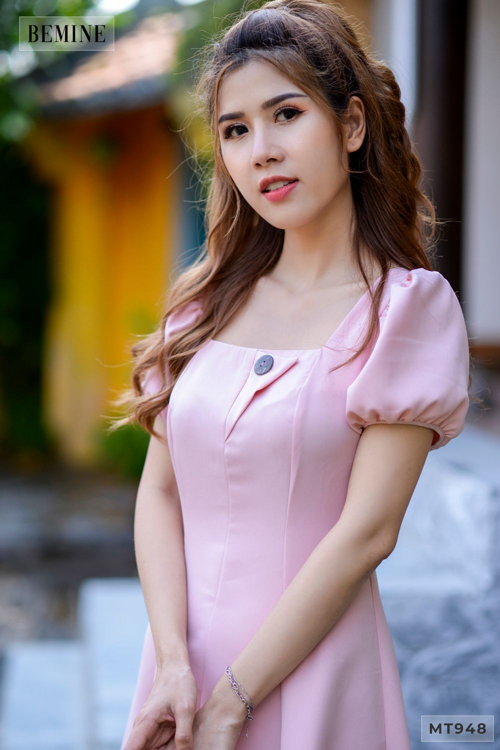 MT948HONG - Đầm tay bồng nút cổ