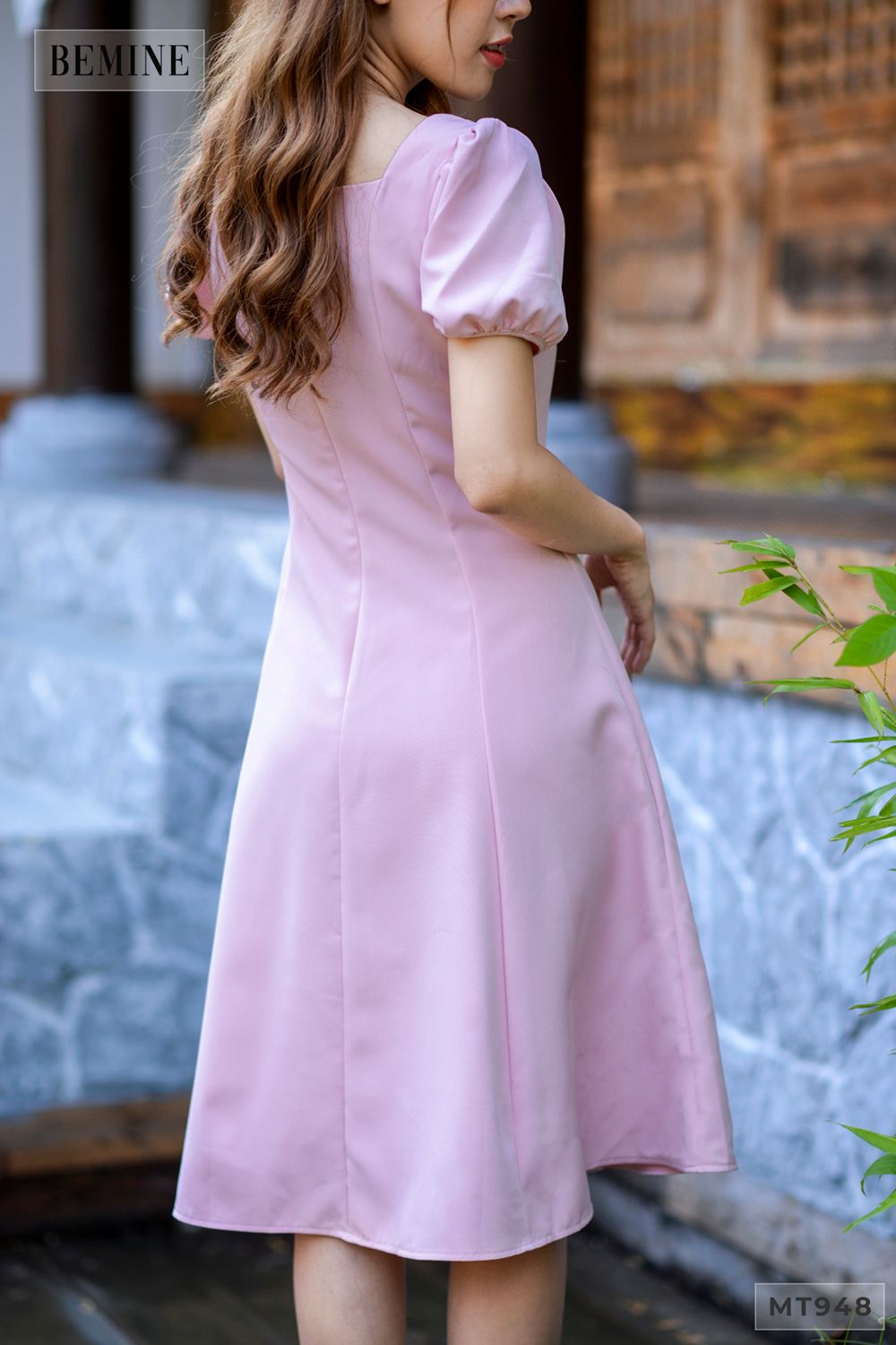 MT948HONG - Đầm tay bồng nút cổ