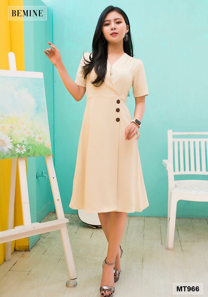 MT966DA - Đầm đáp ngực đính nút gỗ