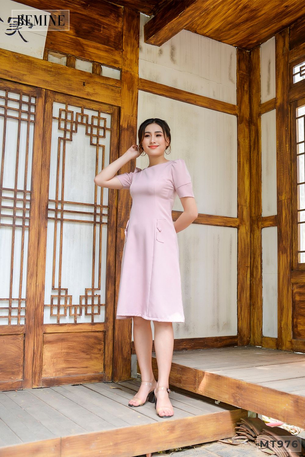 MT976HONG - Đầm hồng 2 túi đính nút bọc