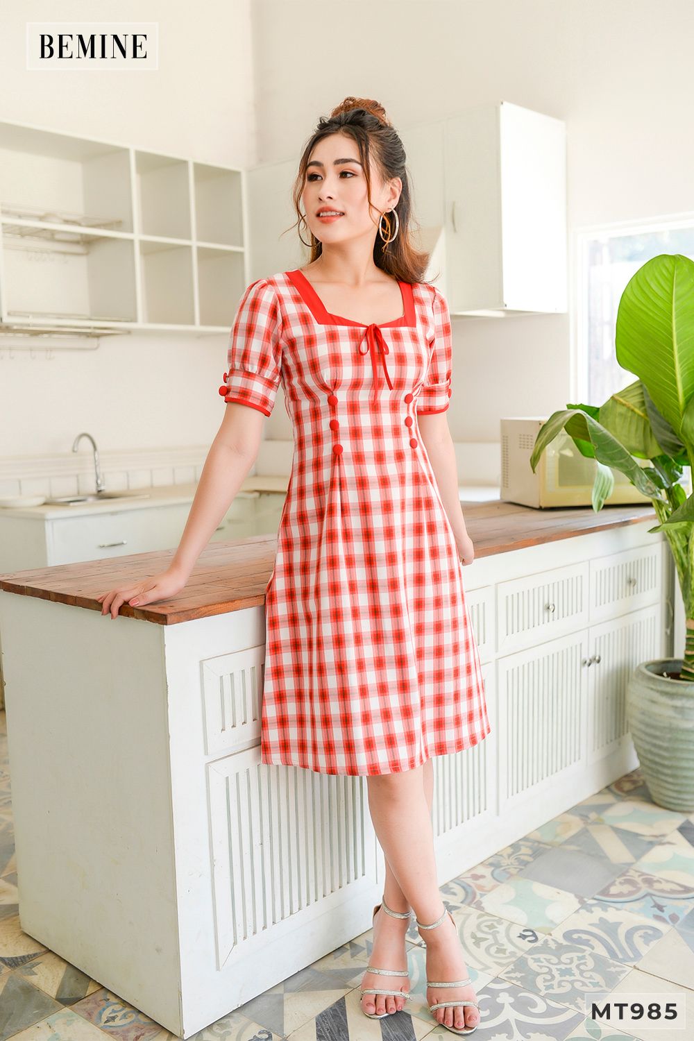 MT985DO - Đầm caro cổ phối