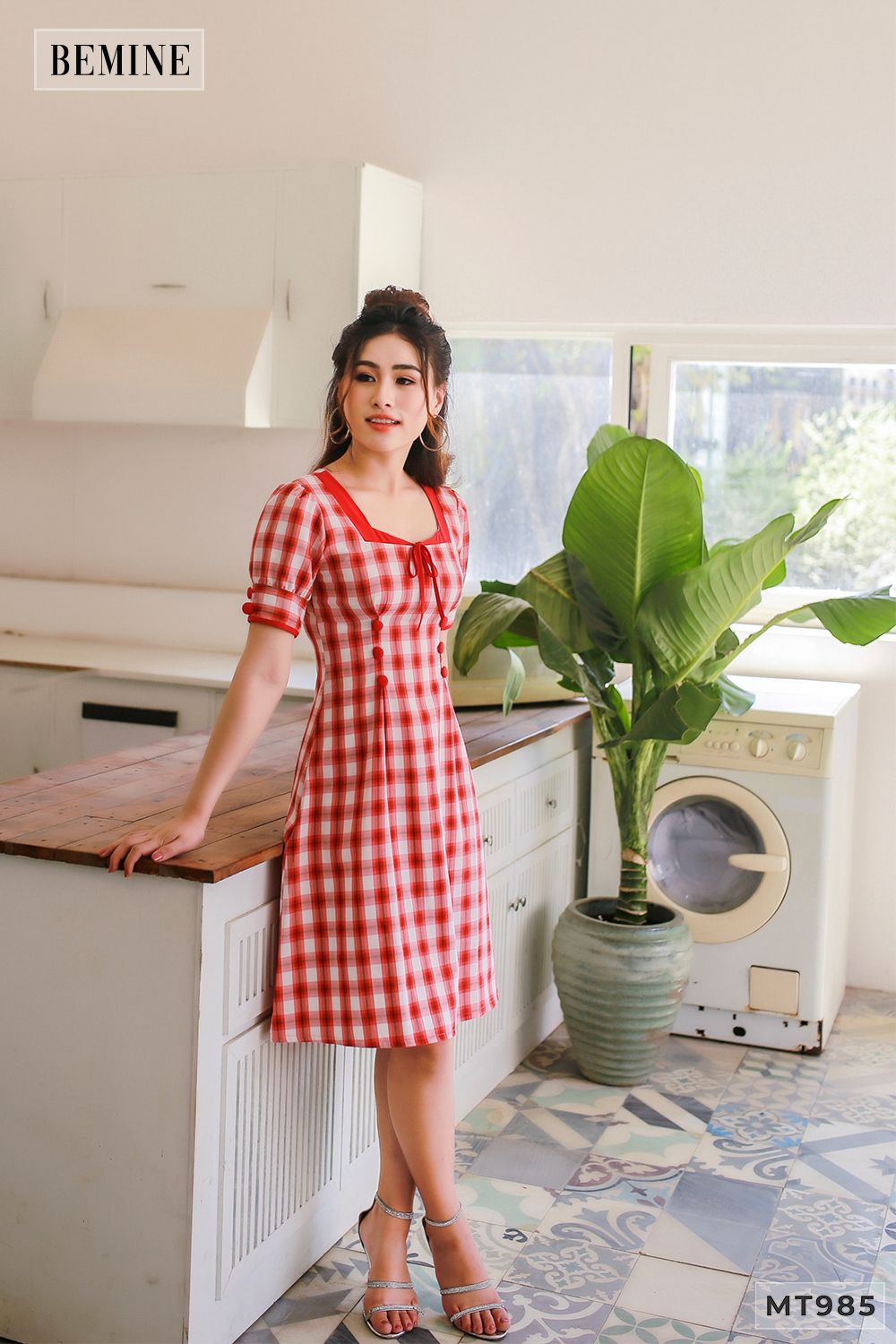 MT985DO - Đầm caro cổ phối