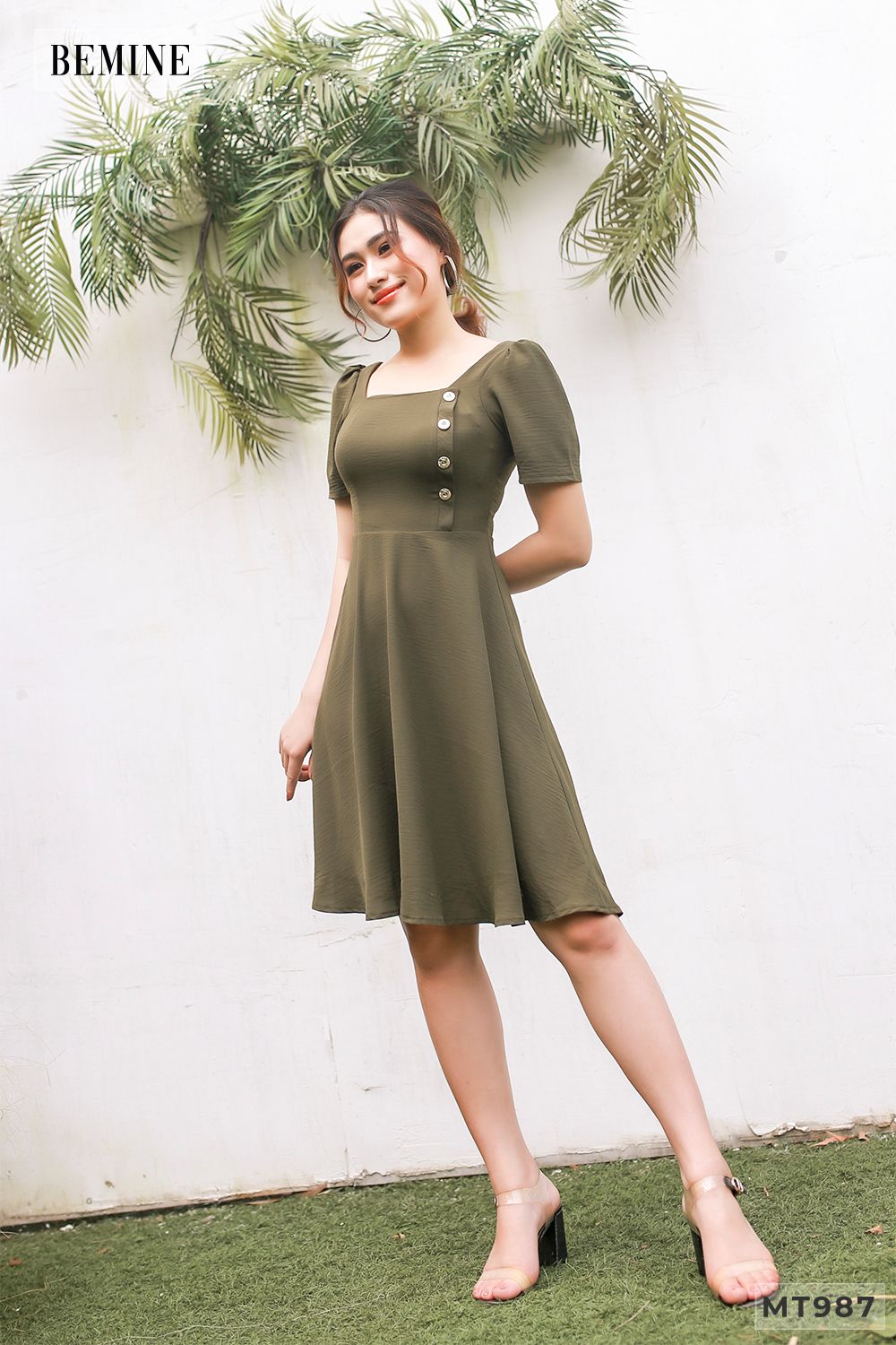 MT987REU - Đầm đính trụ nút bên ngực