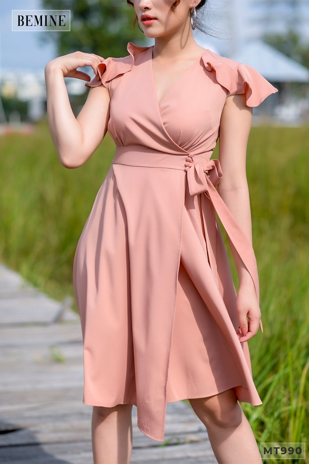 MT990HONG - Đầm hồng đính nút bên tay