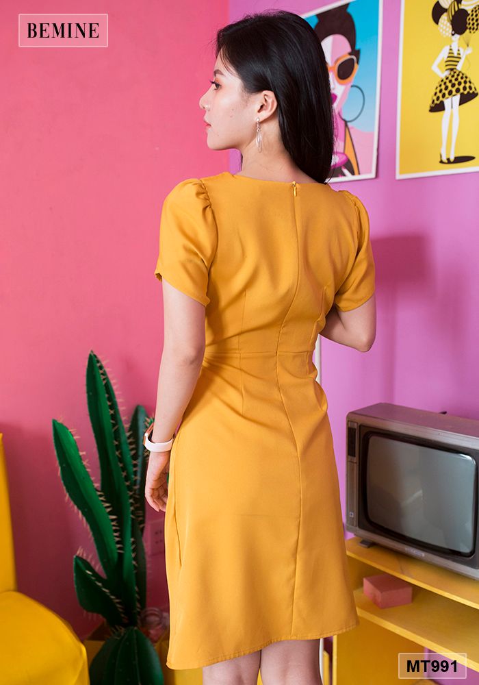 MT991VANG - Đầm vàng xếp ly sườn