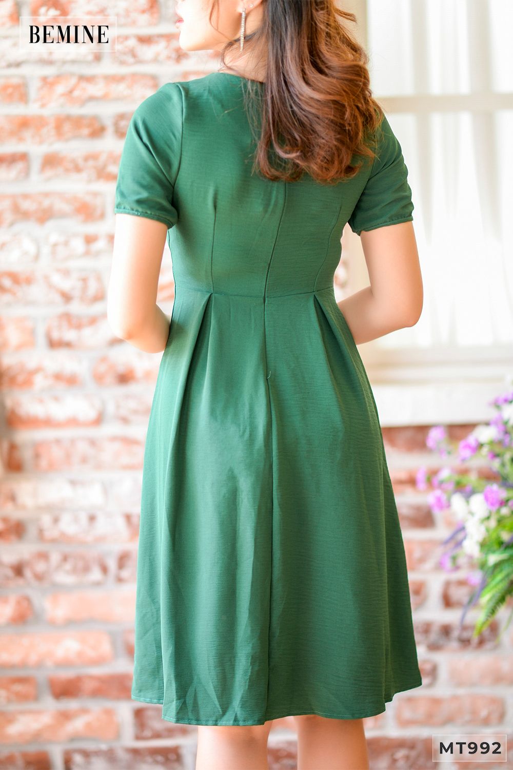 MT992REU - Đầm xanh chích ly eo đính nút gỗ