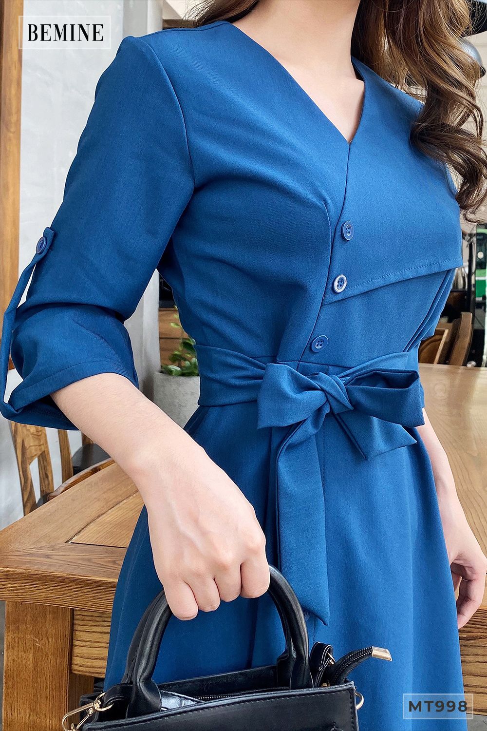 MT998XANH - Đầm xanh đáp ngực đính nút