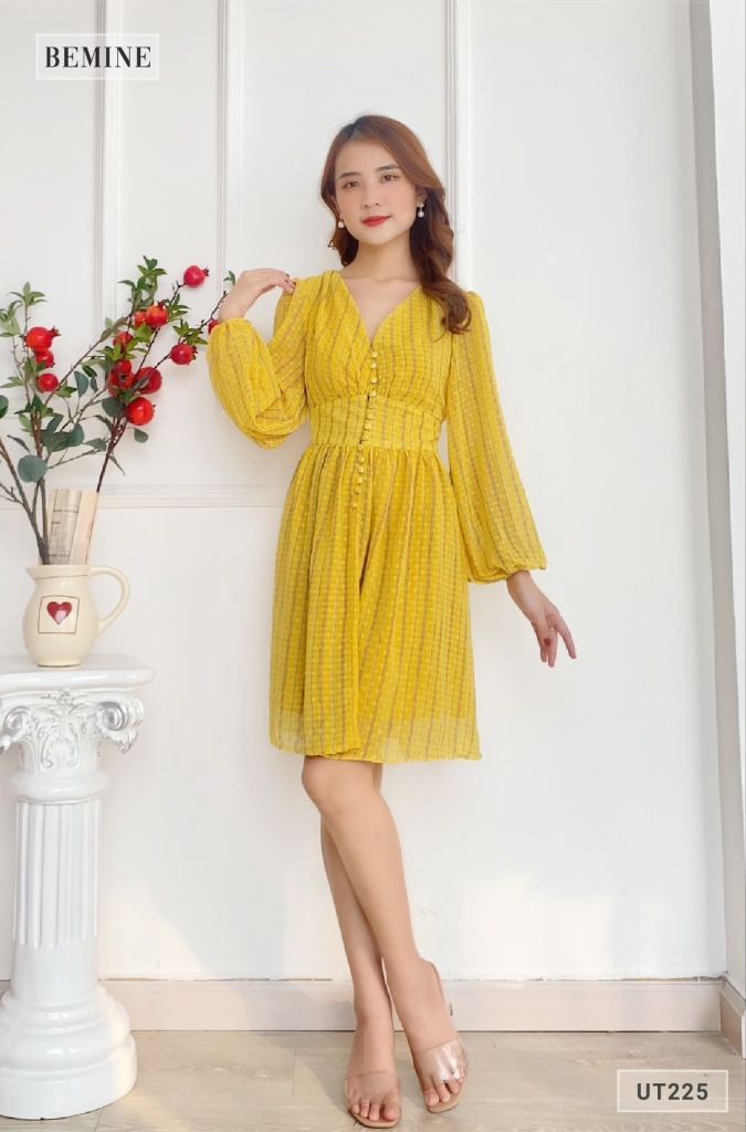 UT225VANG - Đầm đai eo nút dọc