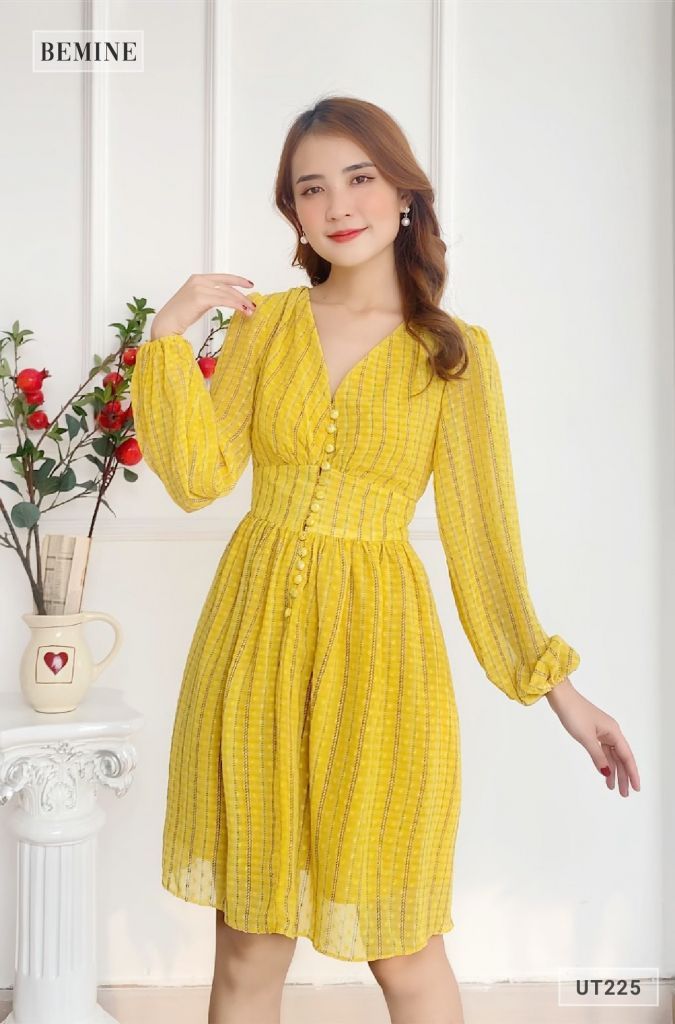 UT225VANG - Đầm đai eo nút dọc