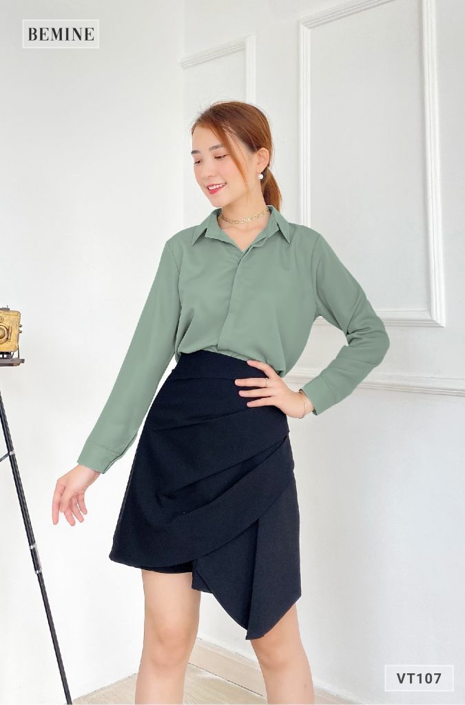 VT107DEN - Chân váy xếp li chéo tà