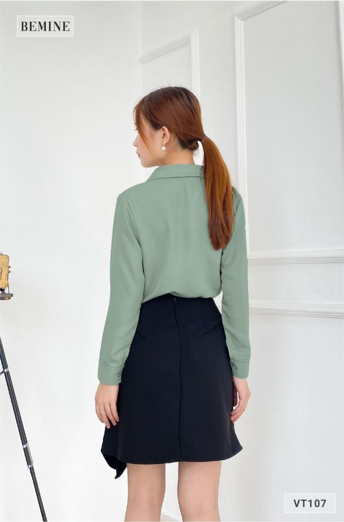 VT107DEN - Chân váy xếp li chéo tà