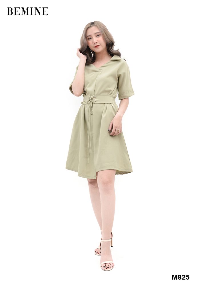 M825 - Đầm xanh chỉ thun eo đính nút