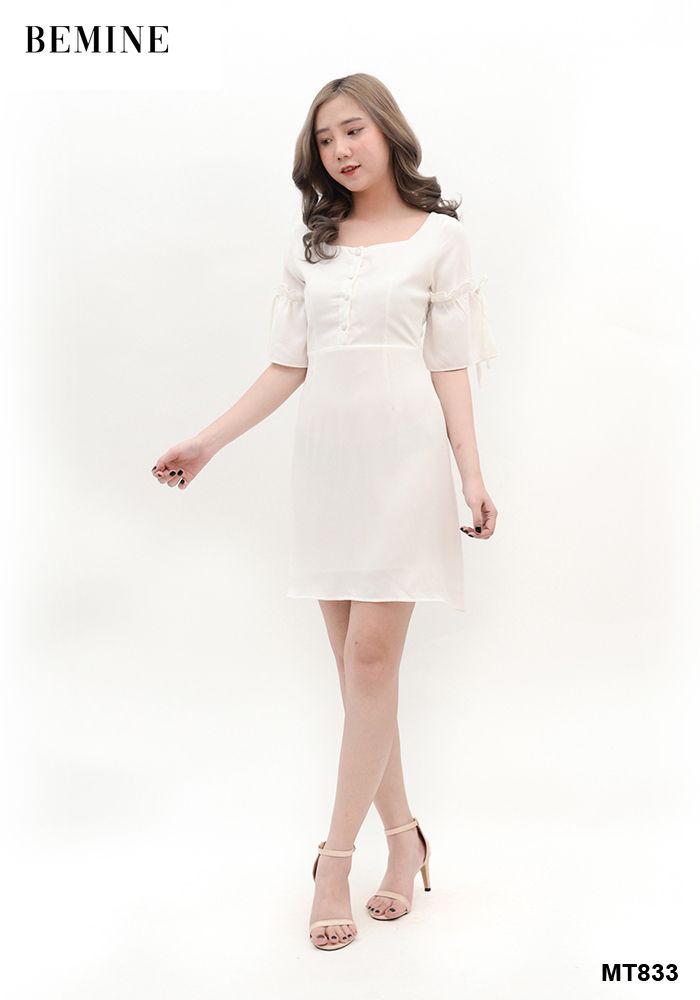 MT833 - Đầm trắng 3 tầng cổ nhún
