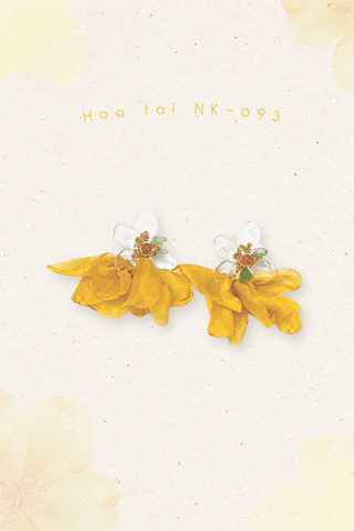 Hoa tai NK-093 hoa trong suốt đính cánh vải vàng