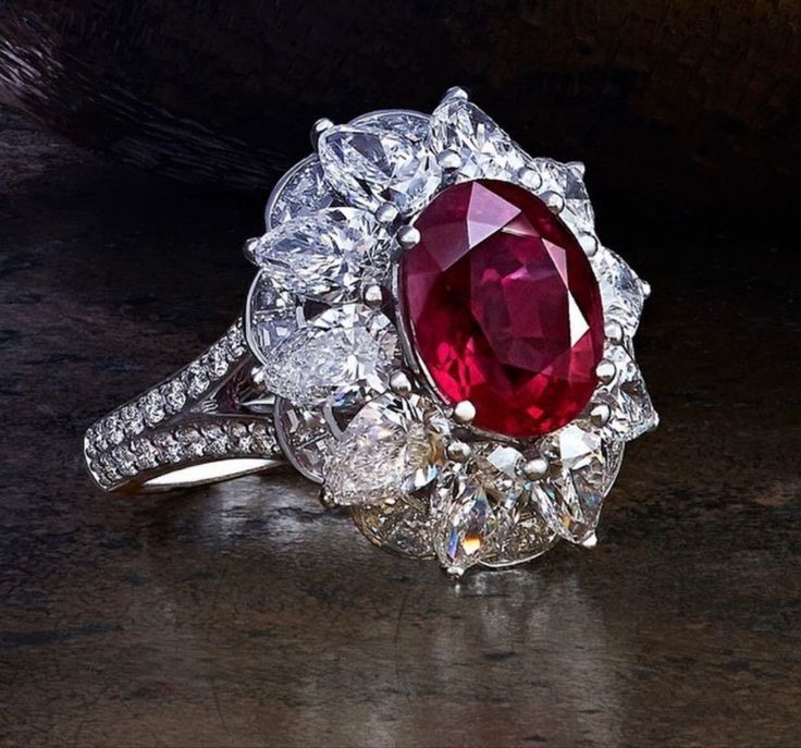 Nhẫn kim cương - đá Garnet / Ngọc hồng lựu 060