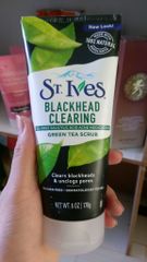 Sữa rửa mặt sạch mụn đầu đen St.Ives Blackhead Clearing Trà Xanh
