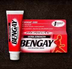 Kem xoa bóp giảm đau nhức xương khớp Bengay của Mỹ 113gram