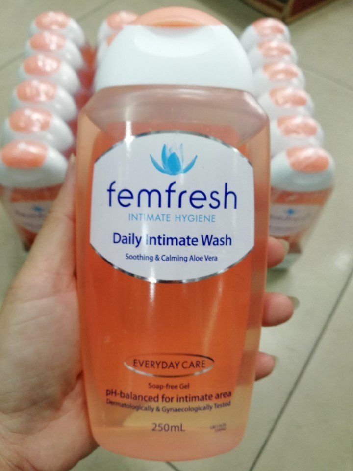 Dung dịch vệ sinh phụ nữ Femfresh của Úc 250ml